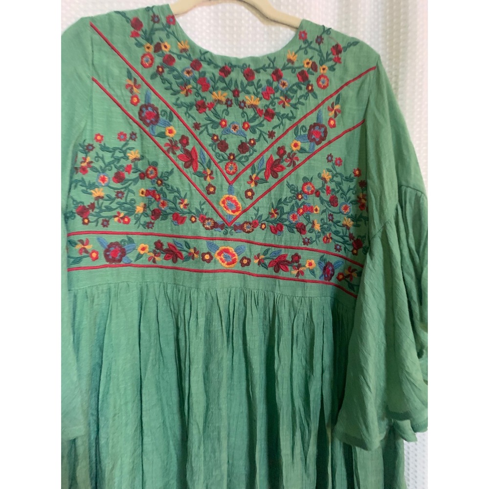 Umgee USA Green Floral Embroidered Boho Tunic Top Ruffle Bell Sleeve Medium - Picture 2 of 8